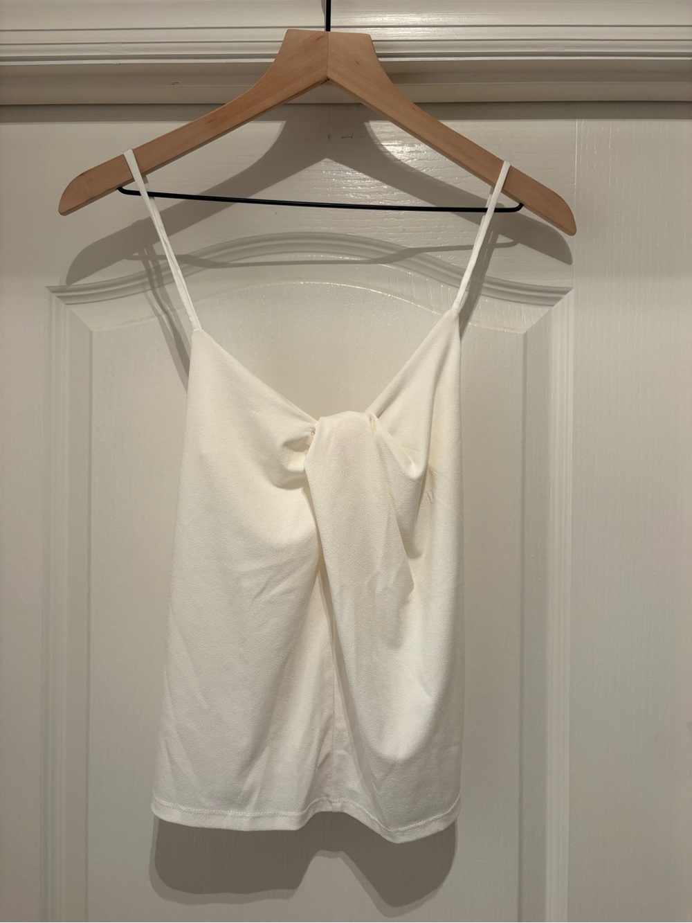 Women’s Banana Republic Factory Twist-Front Crepe Camisole snow day white size M
